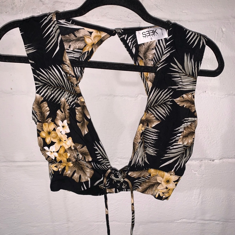 Deep v top - Picture 5 of 6